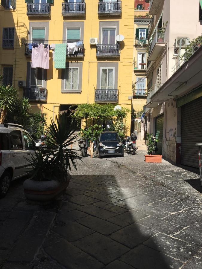مبيت وإفطار نابولي Residenza Chiaia المظهر الخارجي الصورة