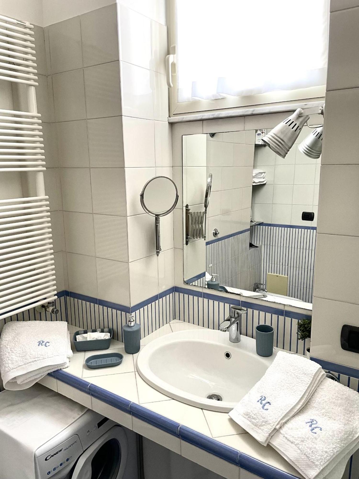 مبيت وإفطار نابولي Residenza Chiaia المظهر الخارجي الصورة